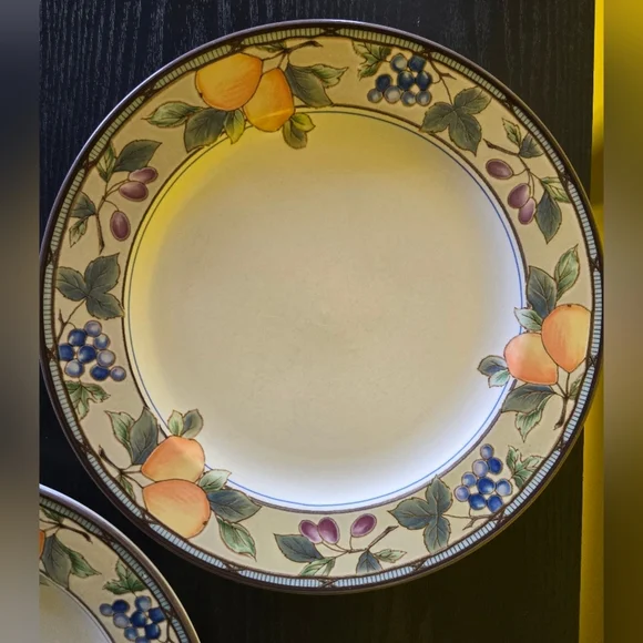 Vintage Mikasa Garden Harvest Intaglio Set of 4 Dinner Plates Sz 11" READ - Picture 4 of 14